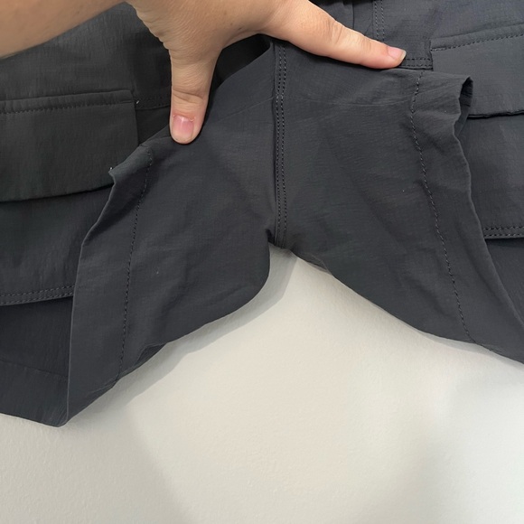 Athleta Gray Shorts Size 8 - Picture 2 of 5